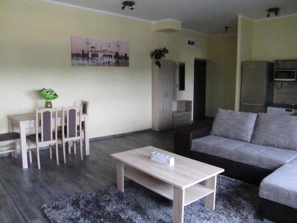 Hotel Hubert Nové Zámky Nove Zamky Exterior foto
