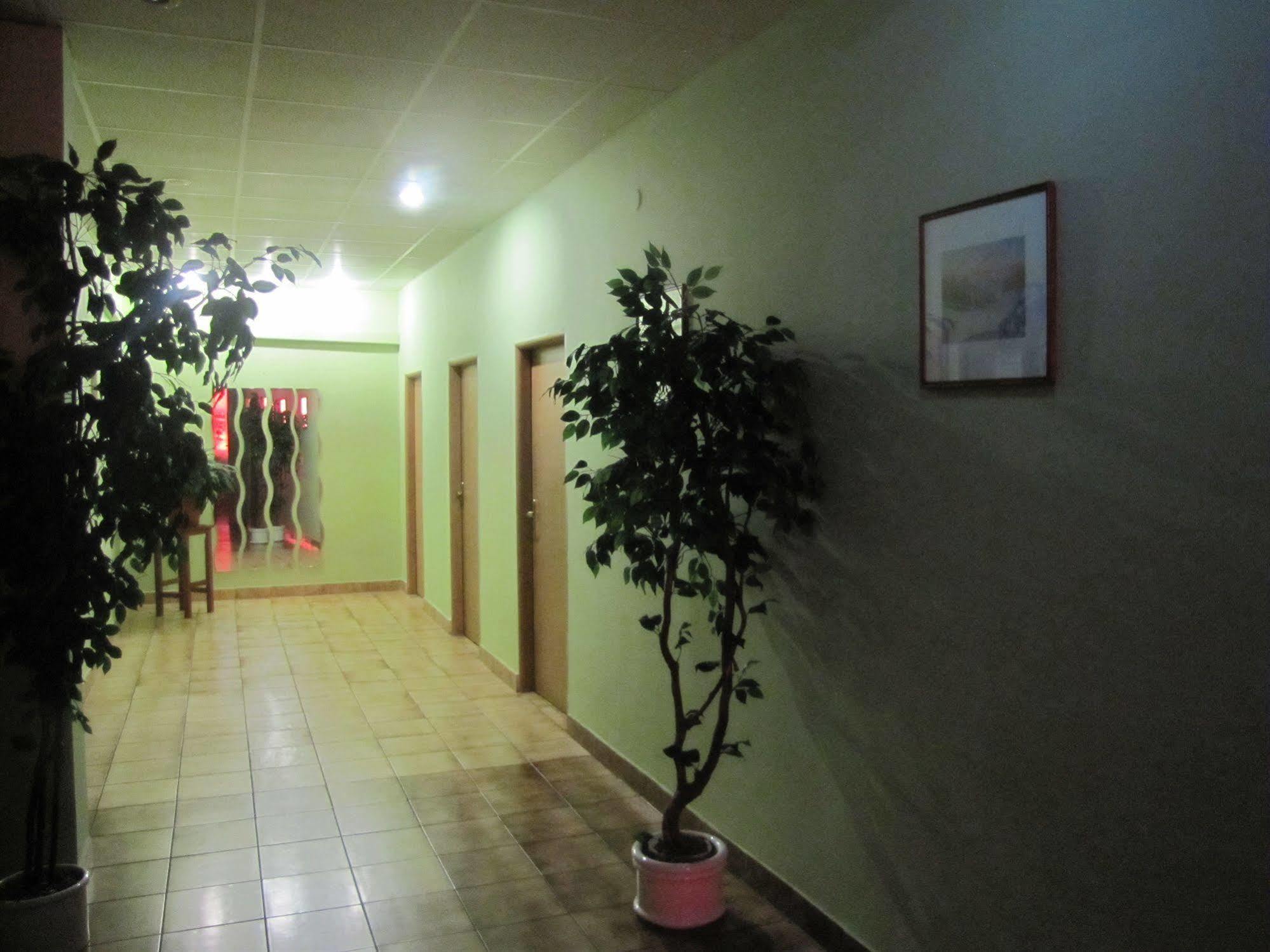 Hotel Hubert Nové Zámky Nove Zamky Exterior foto
